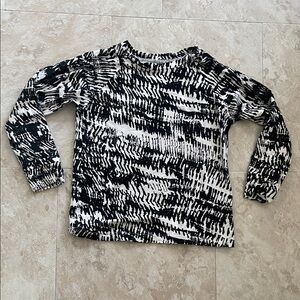 🍀Sale 4/$20 Made in 🇨🇦 Pika Layers top, sz 3/4